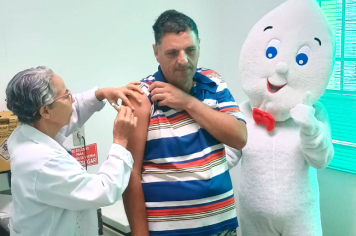 Foto - Campanha de Vacinação • Dia D