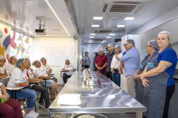 Foto - Visita da Primeira-dama do Estado Cristiane Freitas