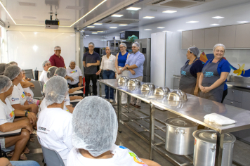 Foto - Visita da Primeira-dama do Estado Cristiane Freitas
