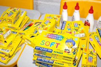 Foto - Entrega Kit Escolar Santa Terezinha